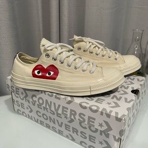 Comme des Garçons PLAY × Converse Chuck Taylor®
Hidden Heart Low Top.